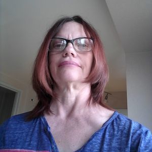 Meet your Posher, Dee